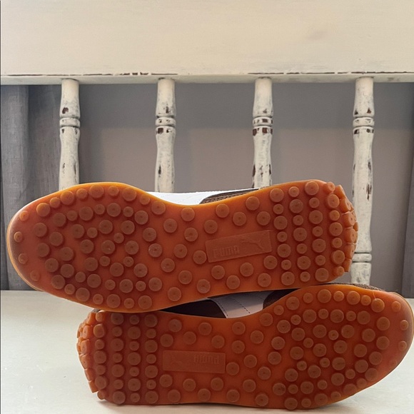 Puma Easy Rider Brown and White Sneakers - Picture 6 of 10